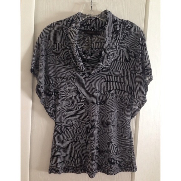 🚫Sold🚫The Limited sheer top sz XS. Navy & white. - Picture 4 of 4