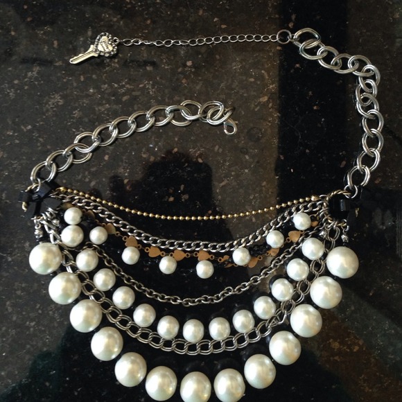 Betsey Johnson pearl necklace