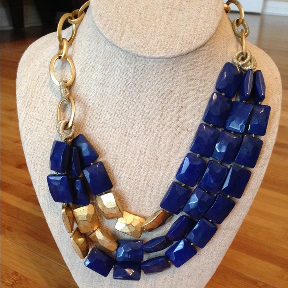**sold**Stella and Dot Bahari statement necklace