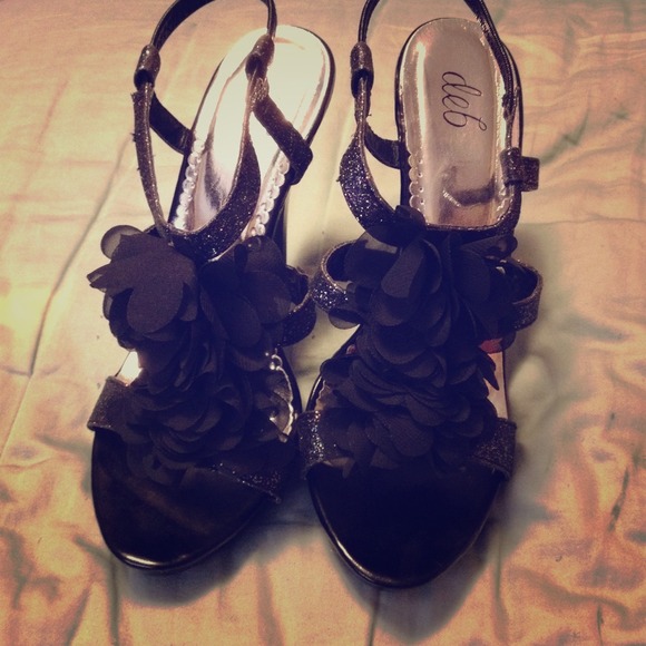 Cute blank flower heels