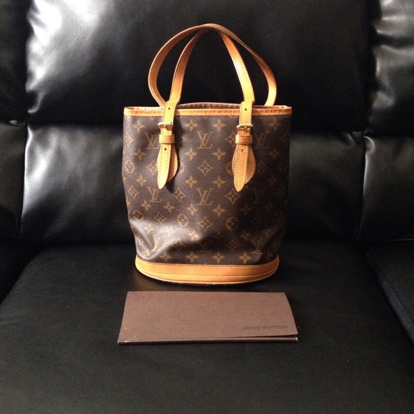 LV BUCKET PURSE