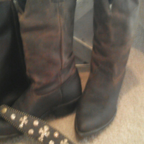 Boots - Picture 2 of 4