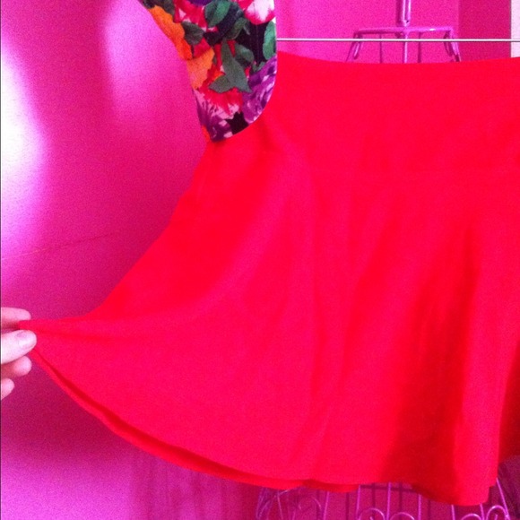 🌸 SUMMER SALE 🌼 Preppy Flirty Skater Skirt - Picture 2 of 4