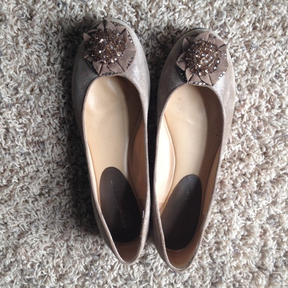 Antonio Melani Flats