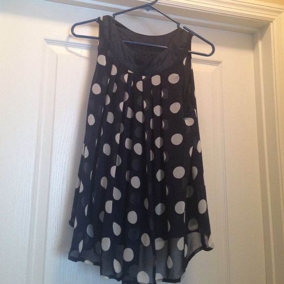 ❌❌Sold❌❌Flowy Polka Dot Top