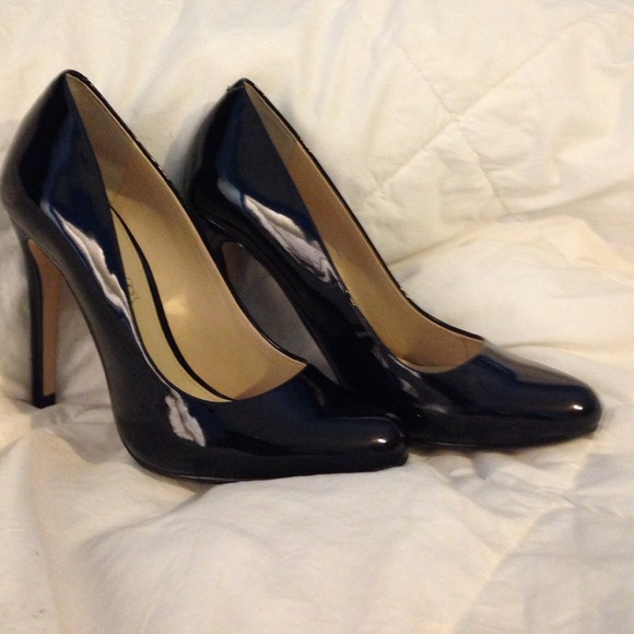 WORN TWICE - Patent Leather pumps