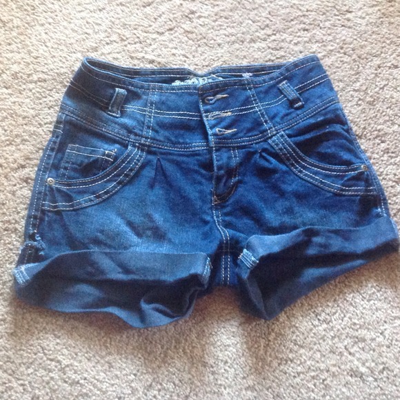 High-waisted shorts!