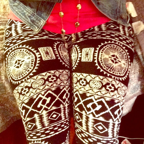 Aztec tribal leggings