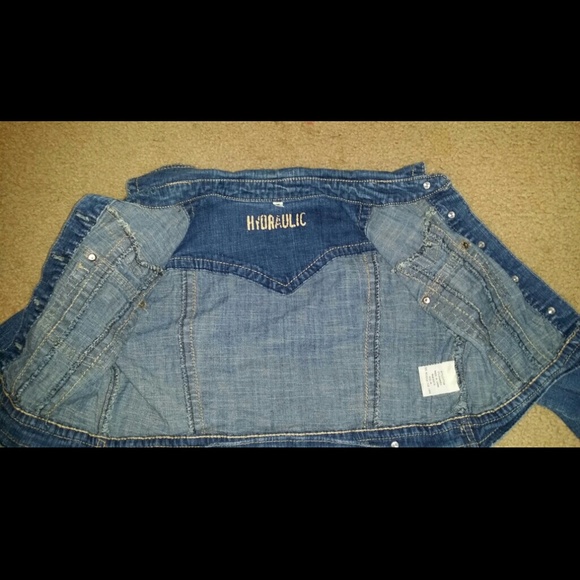 Hydraulic Cropped Jean Jacket - Picture 3 of 4