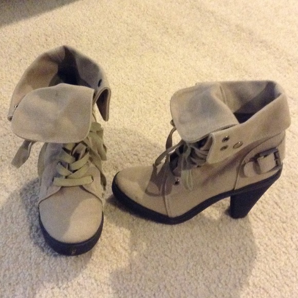 👍sold 👍Aldo ankle laced up canvas booties