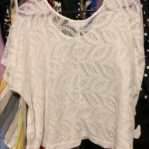 ❤️❤️❤️SOLD❤️❤️❤️ Kirra cream lace back batwing top