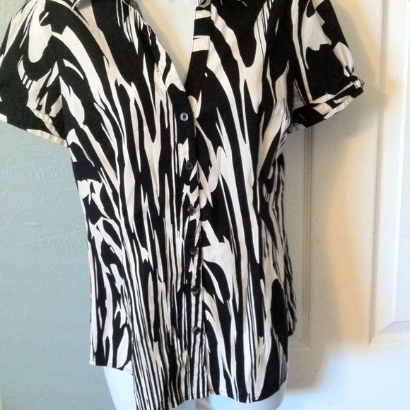 Black and White Blouse - Picture 1 of 1