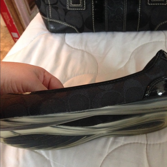 ***SOLD on eBay***Coach Flats! Excellent condition - Picture 2 of 4