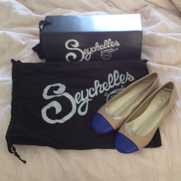 ❤️NIB Seychelles leather flats!!💥