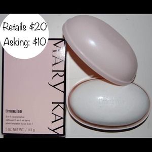 Mary Kay 3-in-1 soap
