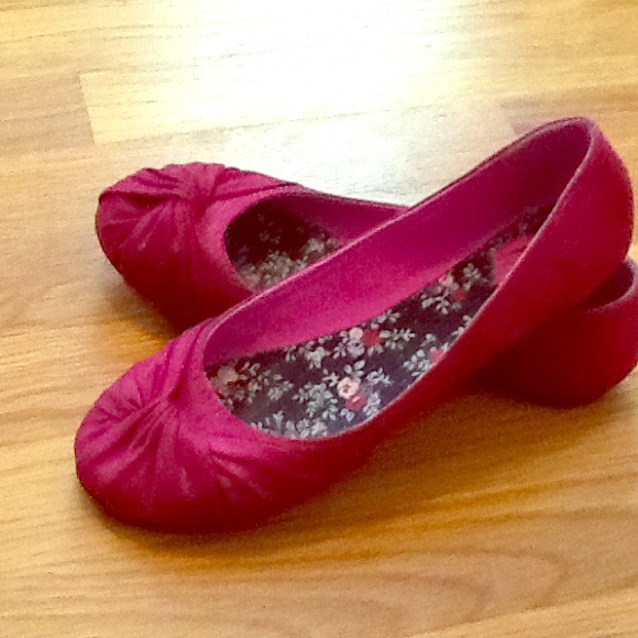 dark pink flats