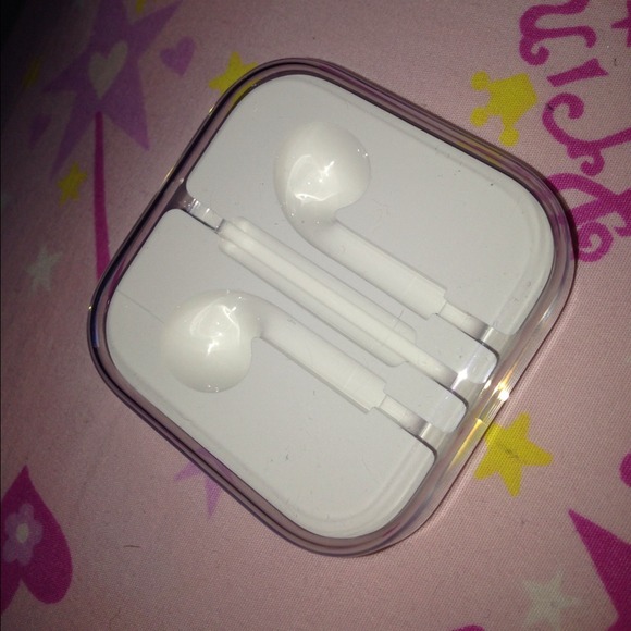 FREE APPLE headphones CASE!