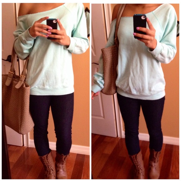 🚫SOLD🚫Oversized Tiffany Blue Sweatshirt