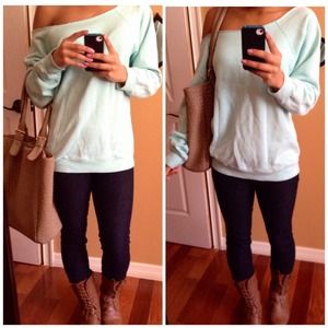 🚫SOLD🚫Oversized Tiffany Blue Sweatshirt