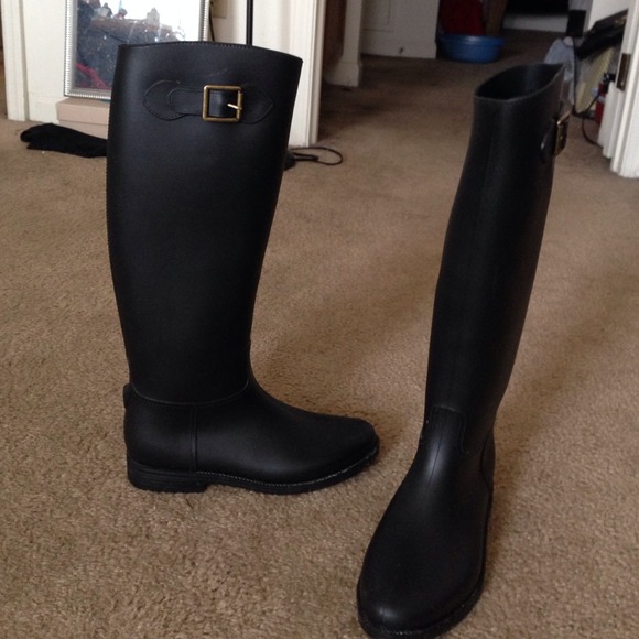 ☃Snowy day essential⬇️price dropped⬇️Rain boots! - Picture 2 of 4