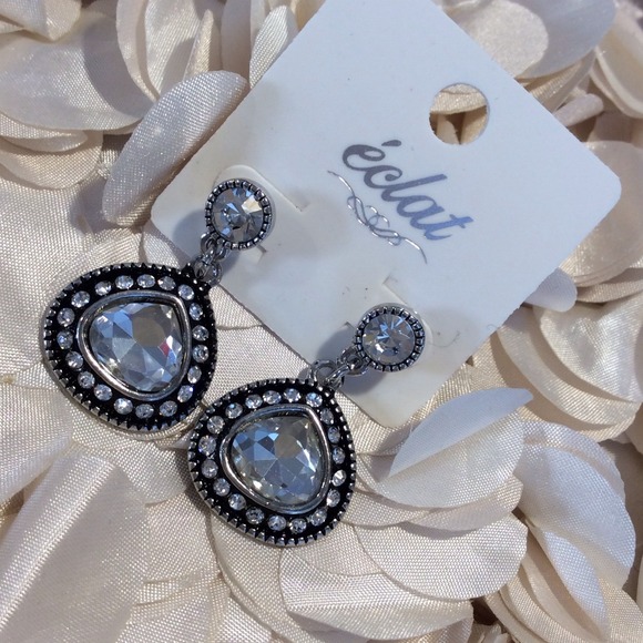 SOLD CLOSEOUT New Teardrop Clear Crystal EARRINGS - Picture 3 of 4