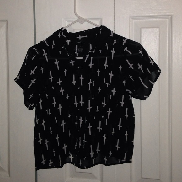 *REDUCED* Black crop-like blouse