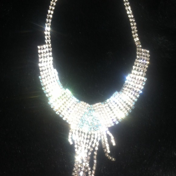 Beautiful rinestone necklace