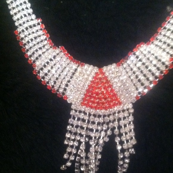 Beautiful rinestone necklace