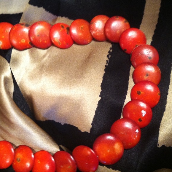 Red Choker - Picture 2 of 2