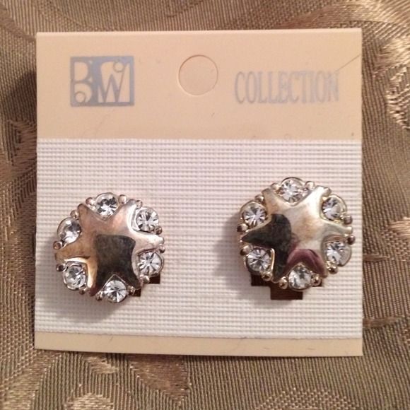 New Star ear rings clip on.