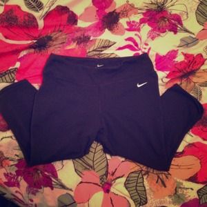❌❌ HOLD ❌❌Nike Dri-fit capris