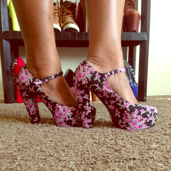 Magenta & Black 4in "Floral" Ankle Strap Heel