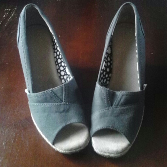 Toms wedges