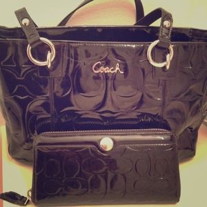 Beautiful Coach Bag and Matching Wallet.