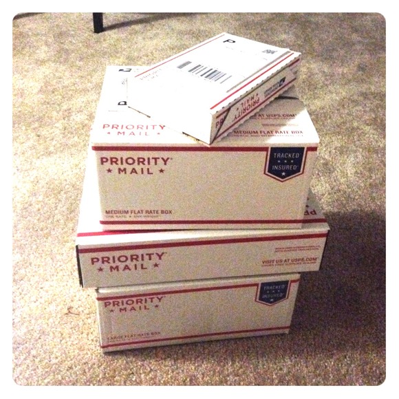 Shipping out !! 😊 - Picture 1 of 1