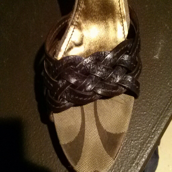 Nice heels - Picture 2 of 4