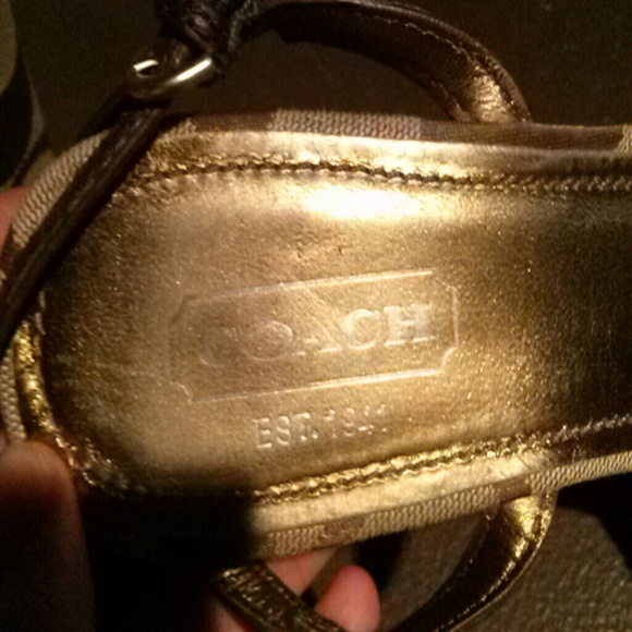 Nice heels - Picture 3 of 4