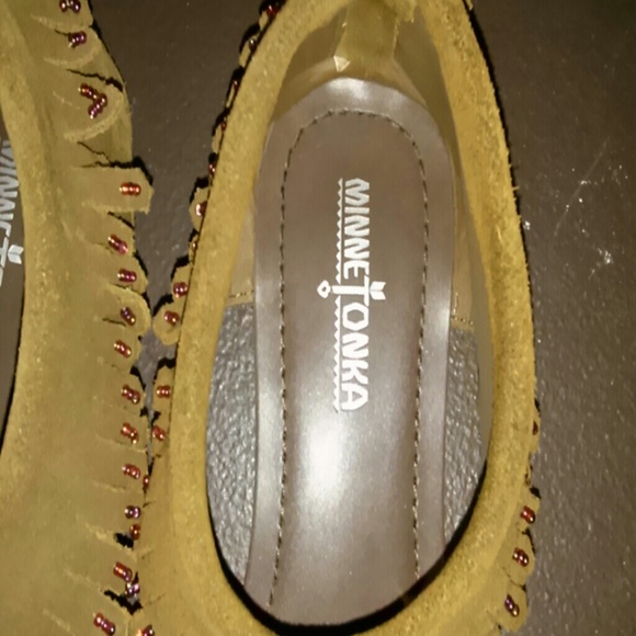 Minnitonka shoes - Picture 2 of 3
