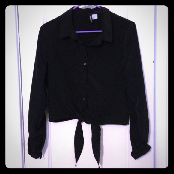 H&M Tops - H&M tie up button down top