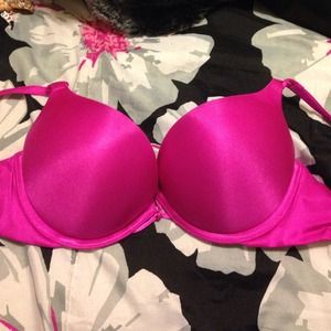 VS Miraculous Plunge Bra