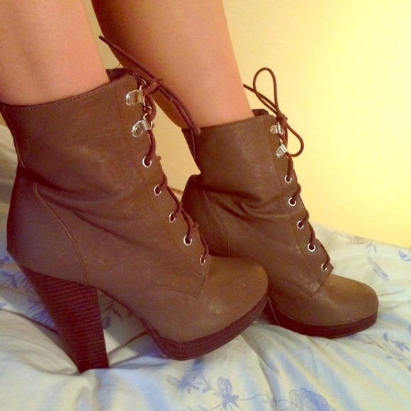 H&M Shoes - Brown lace up boots with a heel!