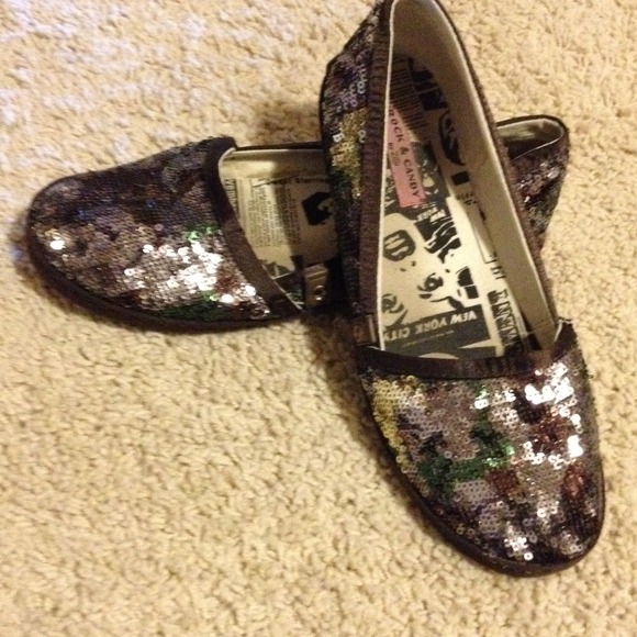 Sequin camouflage flats