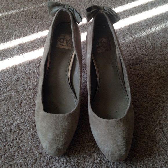 REDUCED💲💲💲Dolce Vita tan pumps