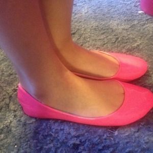 🎉HOST PICK!🎉✨NWOT✨ Neon pink flats💗