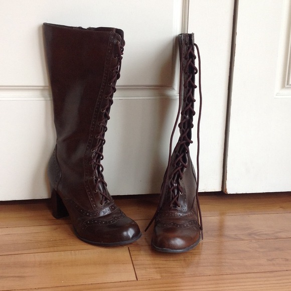 MUDD Boot Side zipper with lace up Size 11m