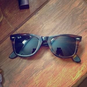 Wayfarer ray ban sunglasses