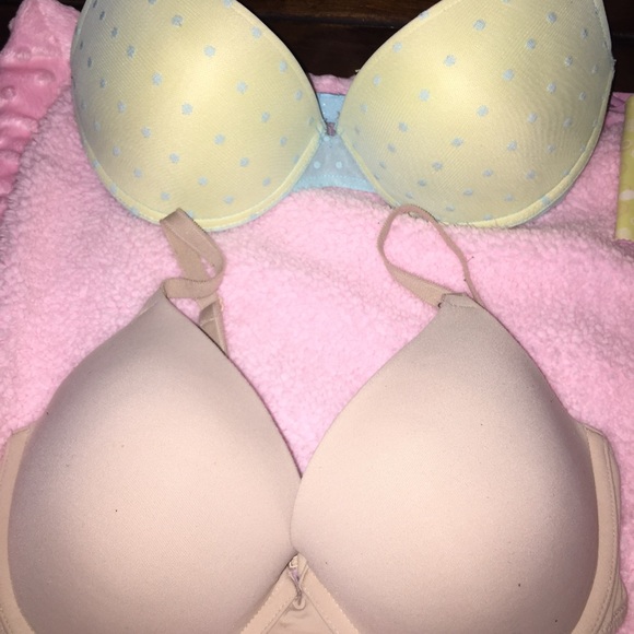 Victoria's Secret bras $25 or less! - Picture 2 of 4
