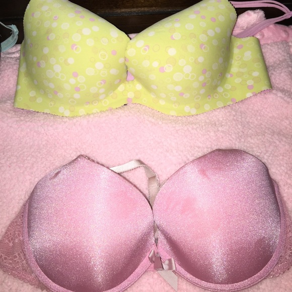 Victoria's Secret bras $25 or less! - Picture 3 of 4