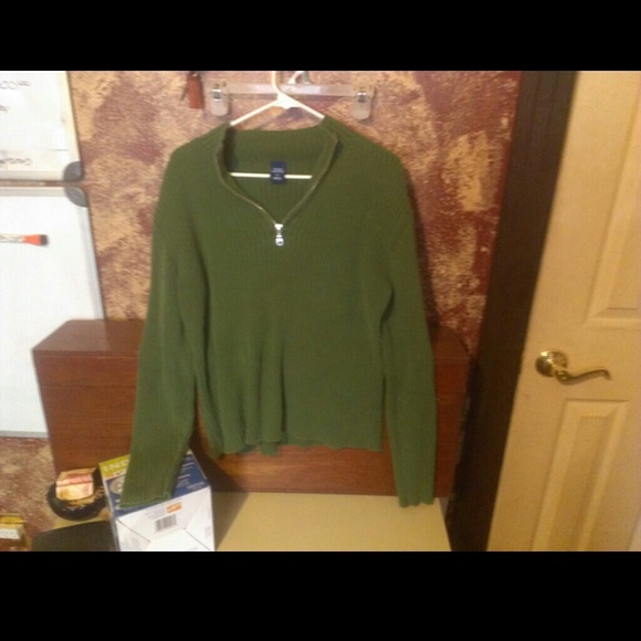 V neck zipper sweater