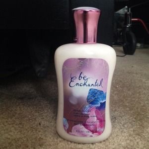 Be Enchanted body lotion, New!